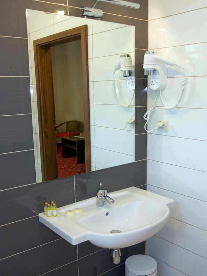Hotel Kochanow Kochanow  الغرفة الصورة